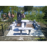 Памятники из гранита и мрамора от УралКомплект: Памятник 00489