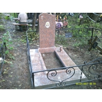 Памятники из гранита и мрамора от УралКомплект: Памятник 00490