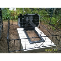 Памятники из гранита и мрамора от УралКомплект: Памятник 00503