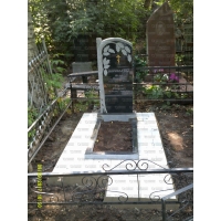 Памятники из гранита и мрамора от УралКомплект: Памятник 00504