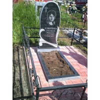 Памятники из гранита и мрамора от УралКомплект: Памятник 00526