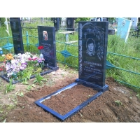 Памятники из гранита и мрамора от УралКомплект: Памятник 00527