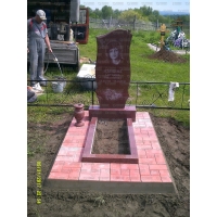 Памятники из гранита и мрамора от УралКомплект: Памятник 00533
