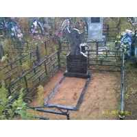 Памятники из гранита и мрамора от УралКомплект: Памятник 00542