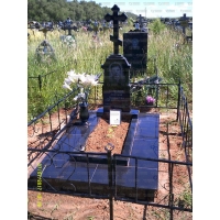 Памятники из гранита и мрамора от УралКомплект: Памятник 00543