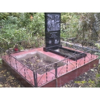 Памятники из гранита и мрамора от УралКомплект: Памятник 00548