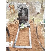 Памятники из гранита и мрамора от УралКомплект: Памятник 00553