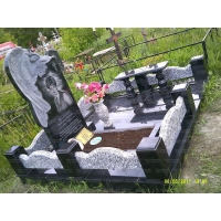 Памятники из гранита и мрамора от УралКомплект: Памятник 00566