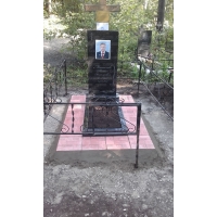 Памятники из гранита и мрамора от УралКомплект: Памятник 00574