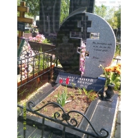 Памятники из гранита и мрамора от УралКомплект: Памятник 00585