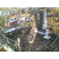 Памятники из гранита и мрамора от УралКомплект: Памятник 00598