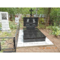 Памятники из гранита и мрамора от УралКомплект: Памятник 00605