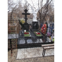 Памятники из гранита и мрамора от УралКомплект: Памятник 00609