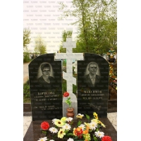 Памятники из гранита и мрамора от УралКомплект: Памятник 00613