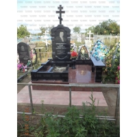 Памятники из гранита и мрамора от УралКомплект: Памятник 00616