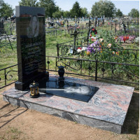 Памятники из гранита и мрамора от УралКомплект: Памятник 00804