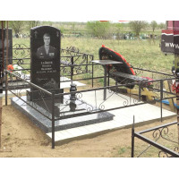 Памятники из гранита и мрамора от УралКомплект: Памятник 00809