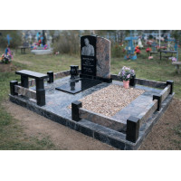 Памятники из гранита и мрамора от УралКомплект: Памятник 00810