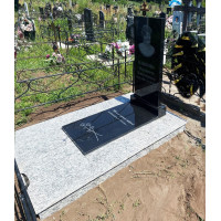 Памятники из гранита и мрамора от УралКомплект: Памятник 00815