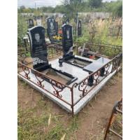 Памятники из гранита и мрамора от УралКомплект: Памятник 00823