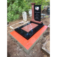 Памятники из гранита и мрамора от УралКомплект: Памятник 00826
