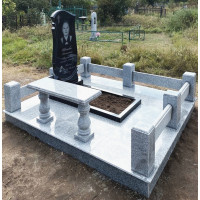 Памятники из гранита и мрамора от УралКомплект: Памятник 00827