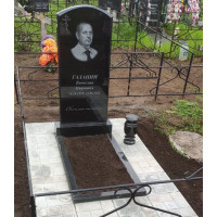 Памятники из гранита и мрамора от УралКомплект: Памятник 00835