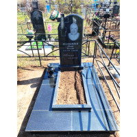 Памятники из гранита и мрамора от УралКомплект: Памятник 00842