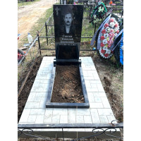 Памятники из гранита и мрамора от УралКомплект: Памятник 00845