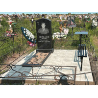 Памятники из гранита и мрамора от УралКомплект: Памятник 00849