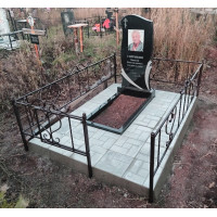 Памятники из гранита и мрамора от УралКомплект: Памятник 00850