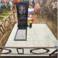 Памятники из гранита и мрамора от УралКомплект: Памятник 00854