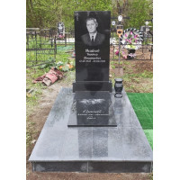 Памятники из гранита и мрамора от УралКомплект: Памятник 00875