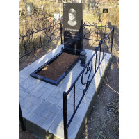 Памятники из гранита и мрамора от УралКомплект: Памятник 00895