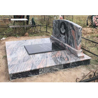 Памятники из гранита и мрамора от УралКомплект: Памятник 00904