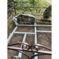 Памятники из гранита и мрамора от УралКомплект: Памятник 00939