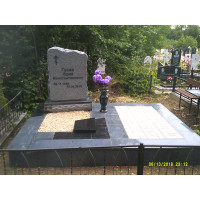 Памятники из гранита и мрамора от УралКомплект: Памятник 00943