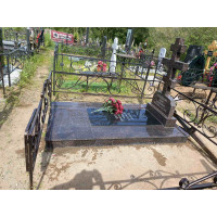 Памятники из гранита и мрамора от УралКомплект: Памятник 00966