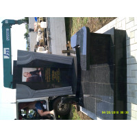 Памятники из гранита и мрамора от УралКомплект: Памятник 00977