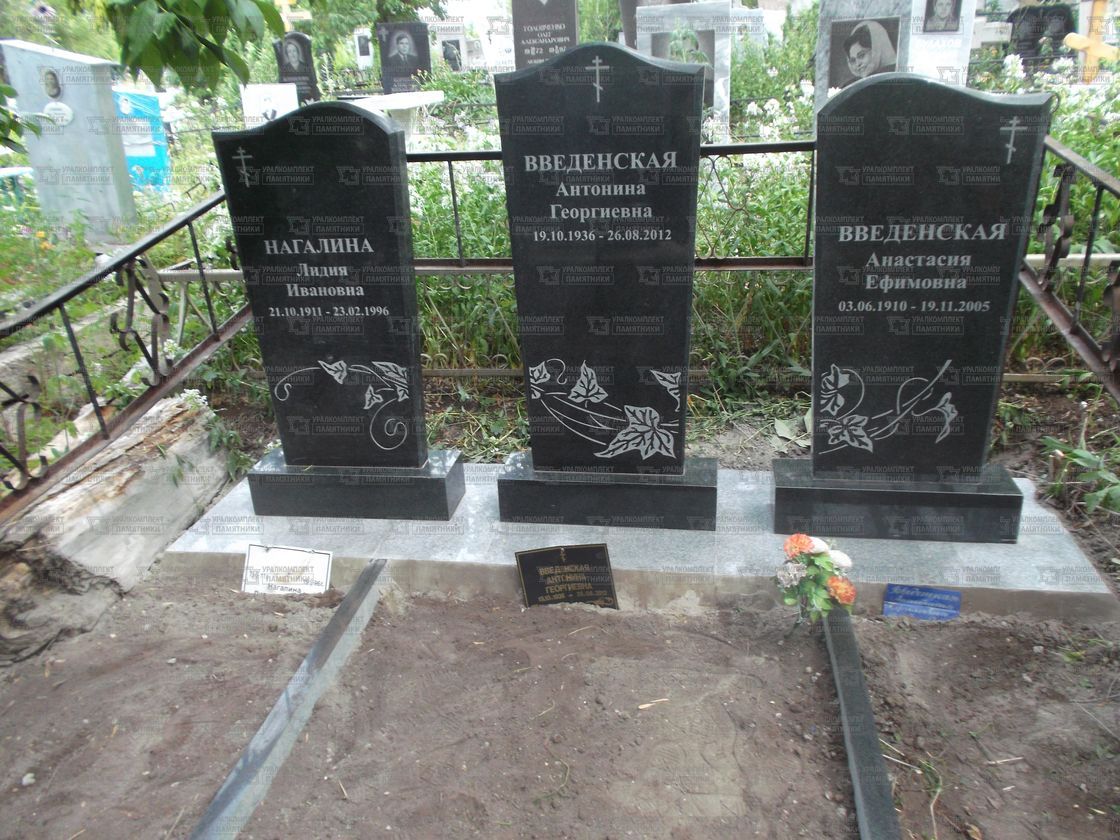 Памятники из гранита и мрамора от УралКомплект: Памятник 00506